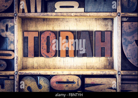 Das Wort "Torah" in Vintage Holz Buchdruck Art geschrieben. Stockfoto