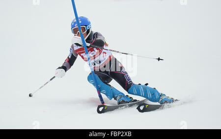 KIRCHBERG-Österreich - 21. Januar 2014: Während der FIS Alpinen Ski Europa Cup Frauen Slalom in Kirchberg, Österreich Stockfoto