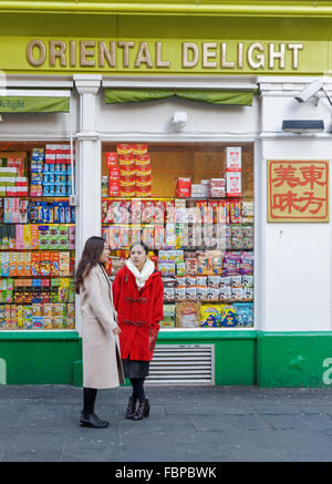 Chinesisches Essen Shop auf Gerrard Street in Chinatown, London England Vereinigtes Königreich UK Stockfoto