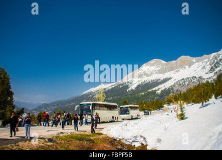 Ausflug Studie Reise Ibrad Berge und Wald. Anatolien, Türkei Schneeschmelze in den türkischen Bergen im Frühling Stockfoto