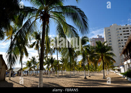 Touristenhotels entlang des Strandes Playa Condesa in Acapulco; Mexiko Stockfoto