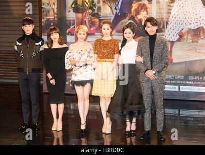 Kwon Yool, Yoo Da-In, Seo In-Young, Yoo In-Na, Jang Na-Ra und Jung Kyung-Ho, 18. Januar 2016: (L-R), südkoreanischer Schauspieler und Schauspielerinnen Kwon Yool, Yoo Da-In Seo In-Young Yoo In-Na, Jang Na-Ra und Jung Kyung-Ho besuchen eine Pressekonferenz für einen südkoreanischen Drama "Eine mehr Happyend" in Seoul, Südkorea. Bildnachweis: Lee Jae-Won/AFLO/Alamy Live-Nachrichten Stockfoto