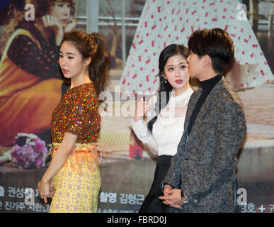 Yoo-Na, Jang Na-Ra und Jung Kyung-Ho, 18. Januar 2016: südkoreanischer Schauspieler Jung Kyung-Ho (R) und Schauspielerinnen Yoo-Na (L) und Jang Na-Ra besuchen eine Pressekonferenz für einen südkoreanischen Drama "Eine mehr Happyend" in Seoul, Südkorea. Bildnachweis: Lee Jae-Won/AFLO/Alamy Live-Nachrichten Stockfoto