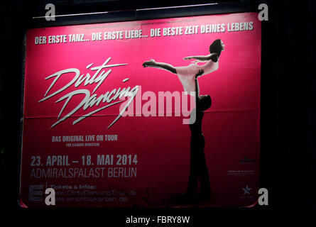 Plakat als Werbung Fuer Das Musical "Dirty Dancing", Berlin. Stockfoto