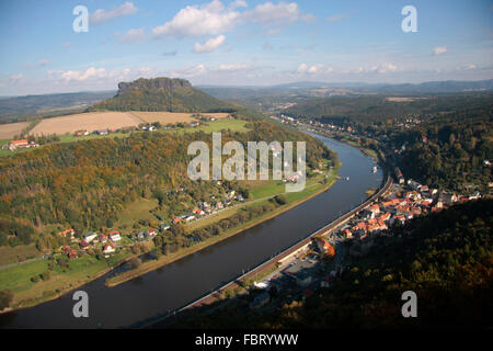 Lilienstein, Elbe von der Festung Königstein aus gesehen...gabs - Saechsische Schweiz. Stockfoto
