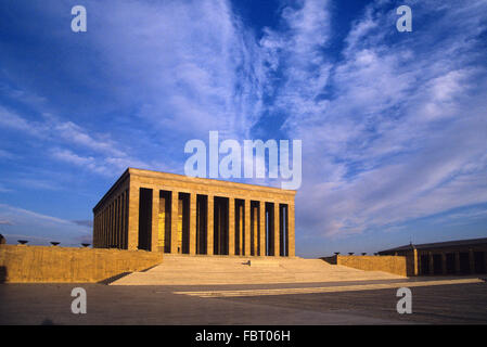 Das Mausoleum Anitkabir oder Mausoleum von Mustafa Kemal Atatürk oder monumentalen Grab im Abendlicht, Ankara, Türkei Stockfoto