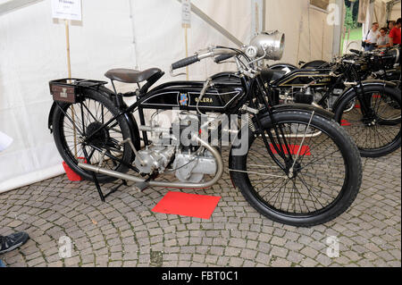Arcore - Ausstellung von historischen Modellen von den Werksmaschinen Gilera. Modell 500 Tourismus 1922 Stockfoto