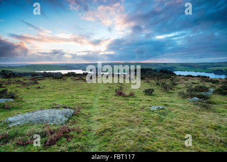 Sonnenuntergang über Siblyback See auf Bodmin Moor in Cornwall Stockfoto