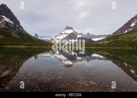 Swiftcurrent Lake und Mount Wilbur im Glacier National Park, Montana, USA Stockfoto