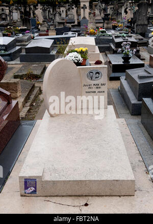 Man Ray und seine Frau Grab auf dem Cimetière du Montparnasse, Paris, Frankreich, Europa. Stockfoto