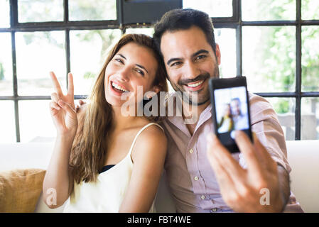 Paar nehmen selfie Stockfoto