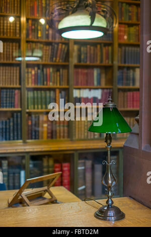 Der John Rylands Library Innenraum ist eine beliebte Touristenattraktion in Manchester, UK. Stockfoto