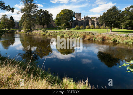 Fuß neben der Fluss Kent in Kendal, Cumbria, Nord-England UK Stockfoto