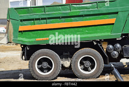 Teil von einem alten Lastwagen auf den Straßenbau Stockfoto