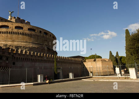 Rom, Italien - 31. Dezember 2014: Übersicht von Castel Sant'Angelo in Rom, Italien, an einem sonnigen Tag Stockfoto