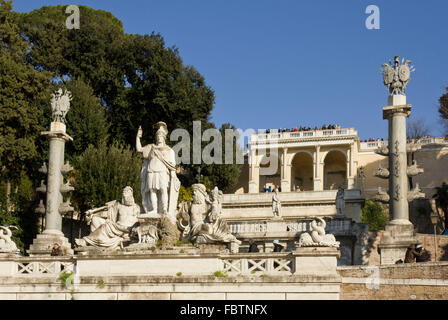 Rom, Italien - 31. Dezember 2014: Die Brunnen von Rom zwischen dem Tiber und Aniene, auf der Piazza del Popolo in Rom, Italien Stockfoto