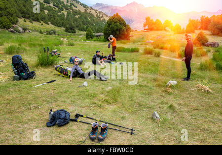 Wanderer auf der Rasenfläche zu brechen Stockfoto