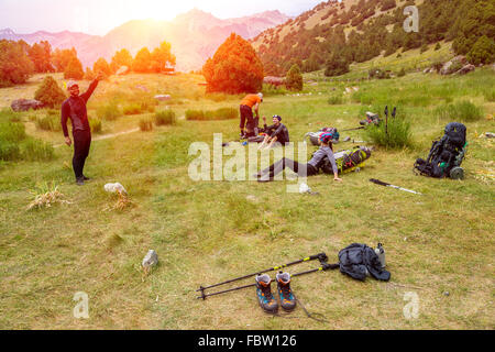 Wanderer auf der Rasenfläche zu brechen Stockfoto