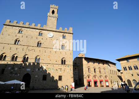 Palazzo dei priori und Palazzo Vescovile, Piazza dei priori, Volterra, Toskana, Italien Stockfoto