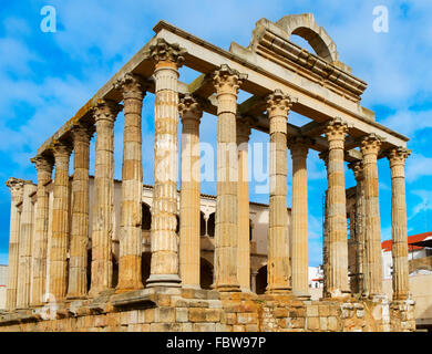 ein Blick auf die Überreste der antiken römischen Tempel der Diana in Merida, Spanien Stockfoto