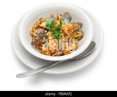 sardische Pasta mit Muscheln, italienische Küche, Fregola Con Vongole, Fregola Con arselle Stockfoto