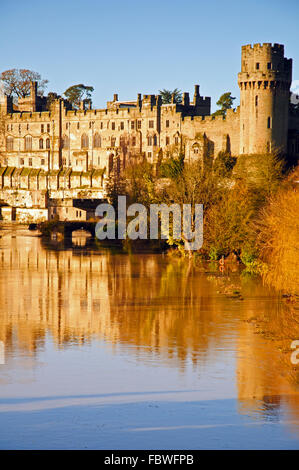 Warwick Castle an einem herrlichen Herbstmorgen Stockfoto