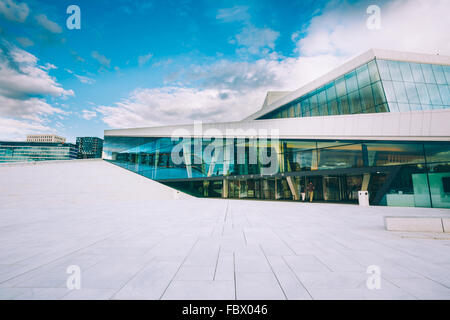 OSLO, Norwegen - 31. Juli 2014: Die Oper in Oslo ist die Heimat der Norwegischen Nationaloper und Ballett Stockfoto