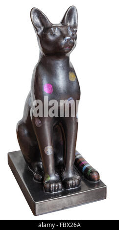 moderne handgemachte Keramik Nachbildung der Katze Statue aus dem alten Ägypten isoliert auf weißem Hintergrund Stockfoto
