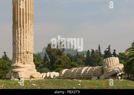 Griechische Säulen, Tempel des Olympischen Zeus, Athen Stockfoto