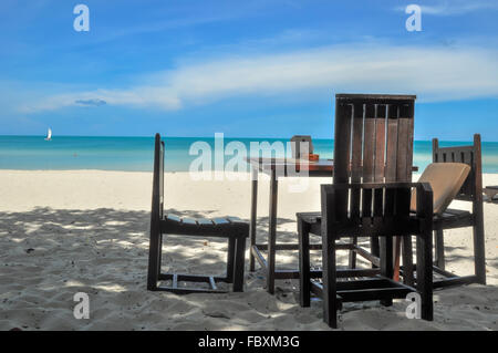 Strand Tempel Felsen Krabi in Thailand Stockfoto