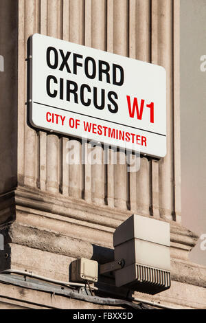 LONDON, UK - 19. Januar 2016: A Straßenschild für Oxford Circus im Zentrum von London, am 19. Januar 2016. Stockfoto