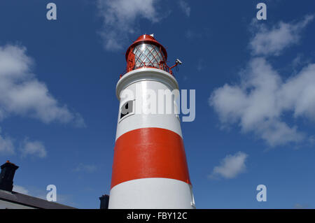 nach oben auf den roten und weißen Souter Leuchtturm Stockfoto