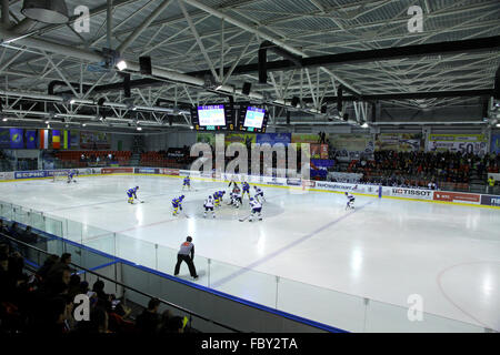 Kiew, UKRAINE - 18. Dezember 2010: Stadion während der Prime Euro Hockey Challenge Spiel zwischen der Ukraine und Kasachstan am 18. Dezember 2010 in Kiew, Ukraine Stockfoto