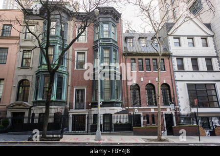 Eine Reihe von Bürgerhäusern im Stadtteil Upper East Side von New York auf Samstag, 16. Januar 2016. (© Richard B. Levine) Stockfoto