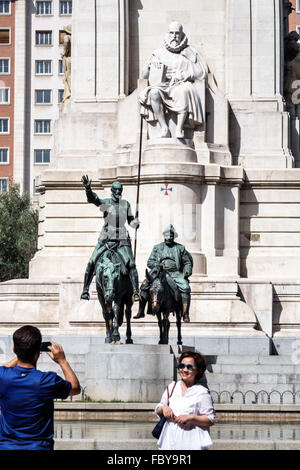 Spanien, Europa, Europa, Spanisch, lateinamerikanisch-lateinamerikanische Minderheit von Einwanderern aus der ethnischen Region, Madrid, Centro, Plaza de Espana, Denkmal Miguel de Cervantes, St. Stockfoto