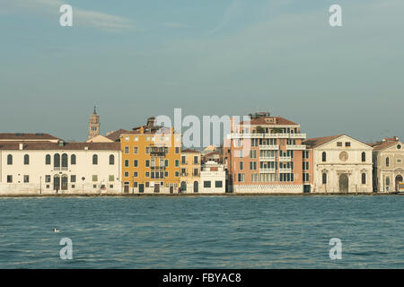 Ein Blick auf den Giudecca Kanal in Venedig Stockfoto