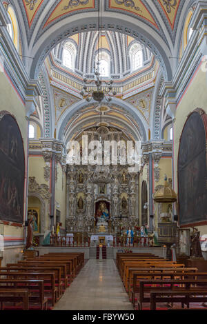 Alter und Innere des Templo del Ex-Hospital de San Juan de Dios, ein 17. Jahrhundert römisch-katholische Kirche im mexikanischen Puebla. Stockfoto