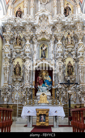 Alter und Innere des Templo del Ex-Hospital de San Juan de Dios, ein 17. Jahrhundert römisch-katholische Kirche im mexikanischen Puebla. Stockfoto