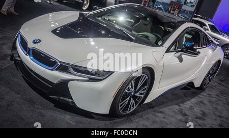 11. Januar 2016 - Detroit, MI, USA - BMW blendet auf Detroit North American Auto Show. (Kredit-Bild: © Alexis Simpson über ZUMA Draht) Stockfoto