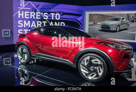 11. Januar 2016 - Detroit, MI, US - Autos blenden auf Detroit North American Auto Show. (Kredit-Bild: © Alexis Simpson über ZUMA Draht) Stockfoto