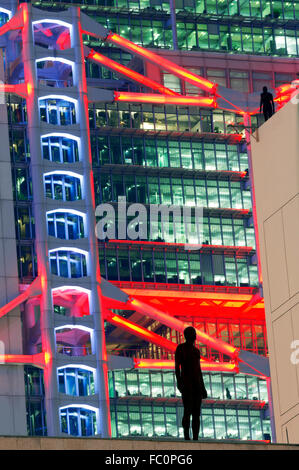 Antony Gormley Skulpturen in Central, Hongkong, China. Stockfoto