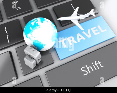 Koffer, Flugzeug und Erde auf Computer-Tastatur. Stockfoto