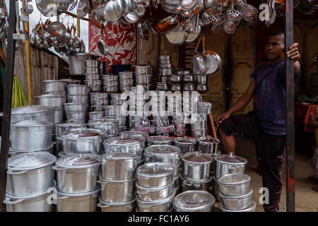 Nationale 7, Ambatolampy, Region Vakinankaratra, Aluminium Schmelzer Shop, Madagaskar Stockfoto