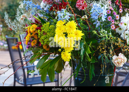 Blumenstrauß auf Frühlingspark Stockfoto