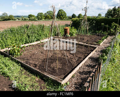 Beiliegenden Gemüsebeete bereit für neue Saison Pflanzen Stockfoto