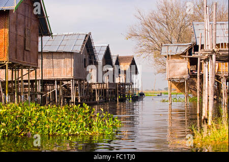 Typische gestelzt Häuser am Inle-See, Myanmar Stockfoto