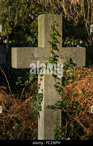 Befindet sich in der Nähe von Earls ist Court in Westlondon Brompton Road Friedhof und einer der glorreichen sieben Friedhöfe von London. Stockfoto