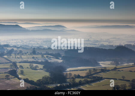 Nebel über South Shropshire, niedrige, gesehen vom Ragleth Hill, in der Nähe von Kirche Stretton, Shropshire, England, UK Stockfoto