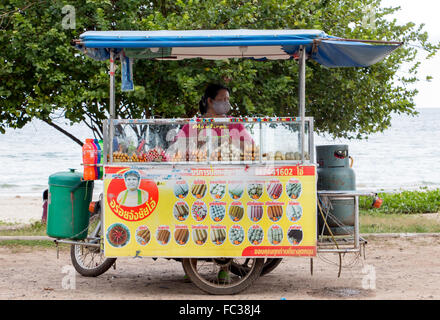 Handy-Shop mit Wurst an der Küste Stockfoto