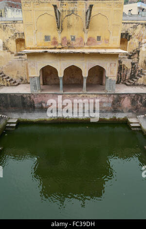 Panna Meena Ka Khud oder der Stufenbrunnen Chand Baori, in Jaipur, Indien. Stockfoto